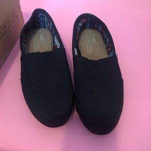 Brand new Toms size 6.5